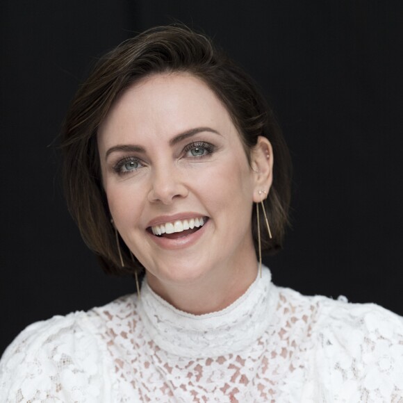 Charlize Theron lors d'une conférence de presse pour le film "Séduis-moi si tu peux !" à l'hôtel Four seasons de Beverly Hills le 12 avril 2019.