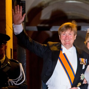 Le roi Willem-Alexander des Pays-Bas et la reine Maxima lors du dîner de gala en l'honneur du corps diplomatique au palais royal à Amsterdam le 9 avril 2019.