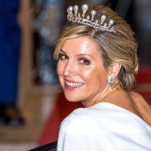 La reine Maxima des Pays-Bas lors du dîner de gala en l'honneur du corps diplomatique au palais royal à Amsterdam le 9 avril 2019.