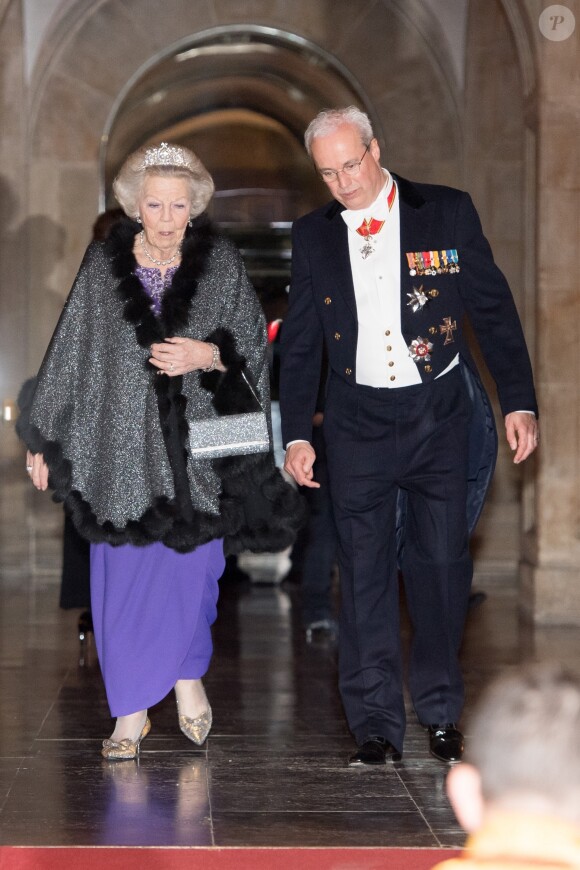 La princesse Beatrix des Pays-Bas lors du dîner de gala en l'honneur du corps diplomatique au palais royal à Amsterdam le 9 avril 2019.