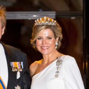 Le roi Willem-Alexander des Pays-Bas et la reine Maxima des Pays-Bas lors du dîner de gala annuel en l'honneur du corps diplomatique au palais royal à Amsterdam le 9 avril 2019.