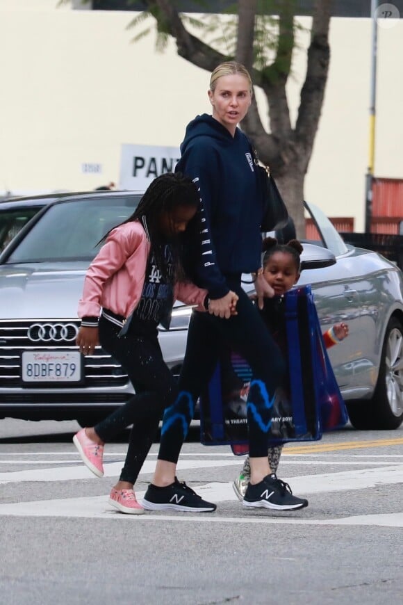 Exclusif - Charlize Theron avec ses enfants Jackson et August se rendent à la première du film Lego movie 2 à Hollywood le 1er février, 2019