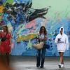 Exclusif - Veronika Loubry se promène avec sa fille Thylane Blondeau dans les rues de Miami. La mère et la fille se prennent en photo devant les murs de graffitis. Le 10 avril 2019.