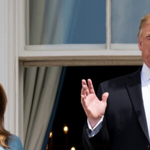 Le président Donald Trump et la première dame Melania Trump lors de la chasse annuelle d'oeuf de Pâques à la Maison Blanche à Washington le 22 avril 2019.