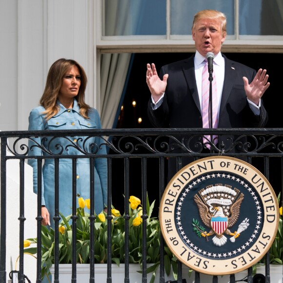 Le président Donald Trump et la première dame Melania Trump lors de la chasse annuelle d'oeuf de Pâques à la Maison Blanche à Washington le 22 avril 2019.