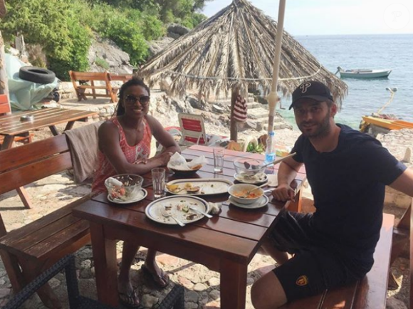 Siraba Dembélé, capitaine de l'équipe de France de handball, et Igor Pavlovic, photo Instagram, en juin 2017 au Monténégro. Le couple attend son premier enfant pour la fin de l'année 2019.