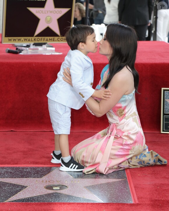 Lucy Liu et son fils Rockwell Lloyd - Lucy Liu reçoit son étoile sur le Walk Of Fame dans le quartier de Hollywood à Los Angeles. Révélée par son rôle dans la série Ally McBeal, elle est également célèbre pour son interprétation du Dr Joan Watson dans la série policière Elementary. Le 1er mai 2019