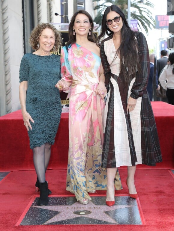 Rhea Perlman, Lucy Liu, Demi Moore - Lucy Liu reçoit son étoile sur le Walk Of Fame dans le quartier de Hollywood à Los Angeles. Révélée par son rôle dans la série Ally McBeal, elle est également célèbre pour son interprétation du Dr Joan Watson dans la série policière Elementary. Le 1er mai 2019