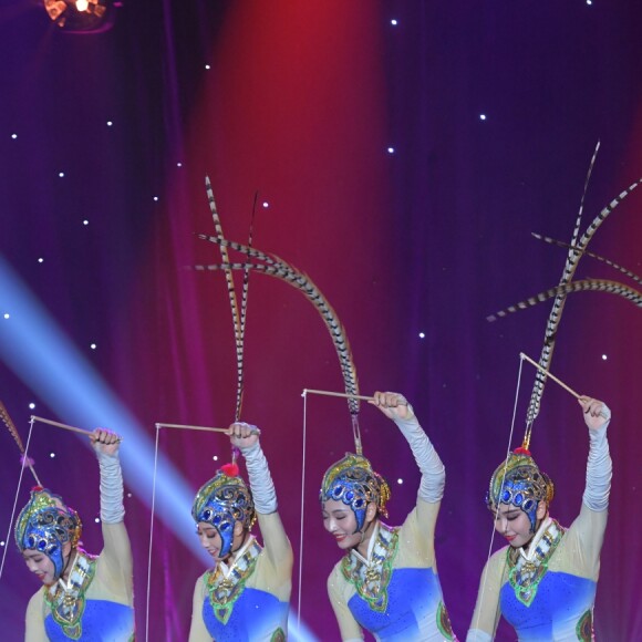 Exclusif - Troupe National Acrobatic de Chine - Enregistrement de la 202ème et dernière émission "Le plus grand cabaret du monde" présentée par P.Sébastien et diffusée le samedi 4 mai sur France 2. Le 16 octobre 2018 © Giancarlo Gorassini / Bestimage