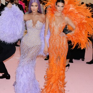 Kylie Jenner et Kendall Jenner - Arrivées des people à la 71ème édition du MET Gala (Met Ball, Costume Institute Benefit) sur le thème "Camp: Notes on Fashion" au Metropolitan Museum of Art à New York, le 6 mai 2019