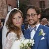 Émilie Broussouloux, enceinte de Thomas Hollande, montre son ventre très arrondi