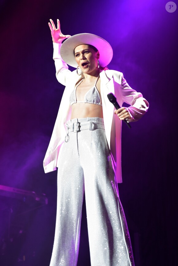 Jessie J en concert sur la scène de l'O2 Academy Newcastle le 30 novembre 2018.
