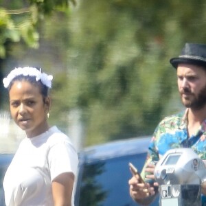 Exclusif - Christina Milian et son compagnon M. Pokora ont été aperçus en train de prendre des photos dans les rues de Los Angeles, le 11 mai 2019.