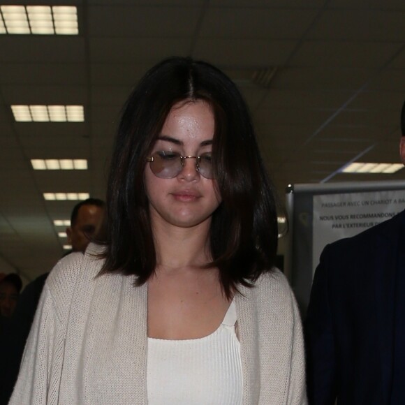 Selena Gomez arrive à l'aéroport de Nice lors du 72ème Festival International du Film de Cannes. Le 13 mai 2019.