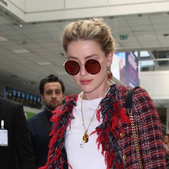 Amber Heard arrive à l'aéroport de Nice en marge de la 72ème édition du Festival de Cannes le 13 mai 2019.