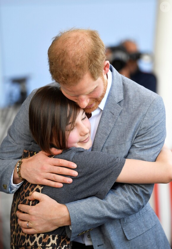 Le prince Harry, duc de Sussex, visite un hôpital pour enfants à Oxford, le 14 mai 2019.