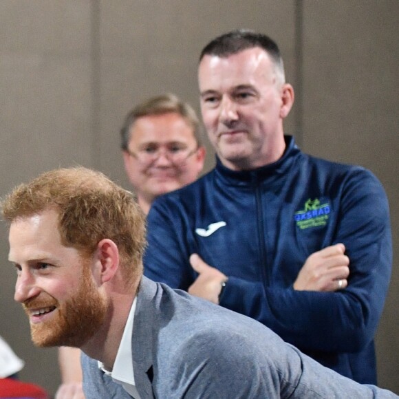 Le prince Harry, duc de Sussex, visite un centre pour personnes handicapées "OXSRAD" à Oxford le14 mai 2019.