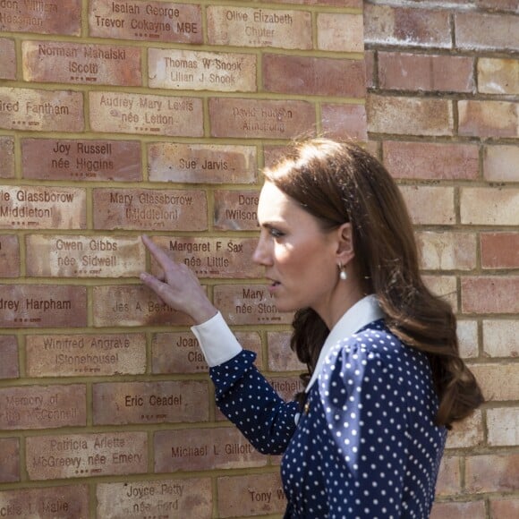 Catherine (Kate) Middleton, duchesse de Cambridge, se rend au Bletchley Park pour assister à l'inauguration d'une exposition dans un bâtiment récemment rénové du Teleprinter Building, à l'occasion de son 75e anniversaire du débarquement. Bletchley, 14 mai 2019.