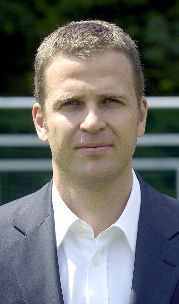 L'ancien joueur de foot allemand, devenu entraîneur, Oliver Bierhoff était ambassadeur de L'Oréal en 1999.