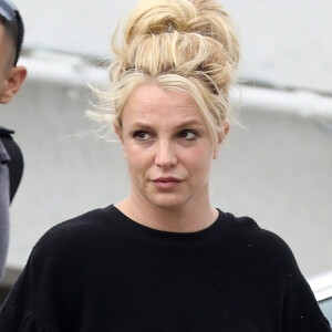 Exclusif - Britney Spears, qui semble en meilleure santé, est allée faire des UV à Thousand Oaks, Los Angeles, le 26 avril 2019. Britney a été internée près d'un mois pour "détresse émotionnelle". Selon la rumeur, la star serait encore très tourmentée par l'état de santé de son père et aurait encore des problèmes avec son traitement.