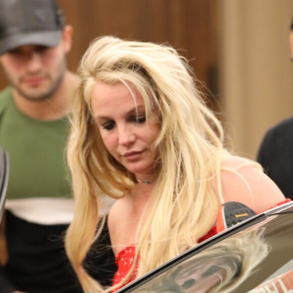 Exclusif  - Britney Spears , qui s'était fait interner en hôpital psychiatrique il y a peu de temps, a passé le week-end de Pâques à l'hôtel The Montage à Beverly Hills avec son compagnon Sam Asghari. Los Angeles le 21 Avril 2019.