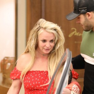 Exclusif - Britney Spears , qui s'était fait interner en hôpital psychiatrique il y a peu de temps, a passé le week-end de Pâques à l'hôtel The Montage à Beverly Hills avec son compagnon Sam Asghari. Los Angeles le 21 Avril 2019.