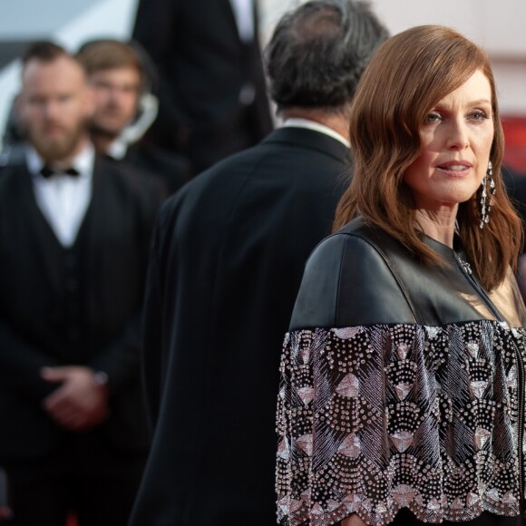 Julianne Moore - Montée des marches du film "Les Misérables" lors du 72ème Festival International du Film de Cannes. Le 15 mai 2019 © Borde / Bestimage