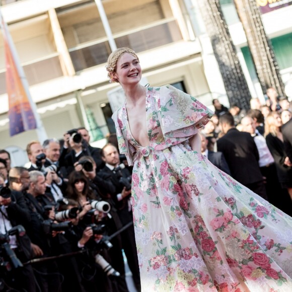 Elle Fanning - Montée des marches du film "Les Misérables" lors du 72ème Festival International du Film de Cannes. Le 15 mai 2019 © Jacovides-Moreau / Bestimage