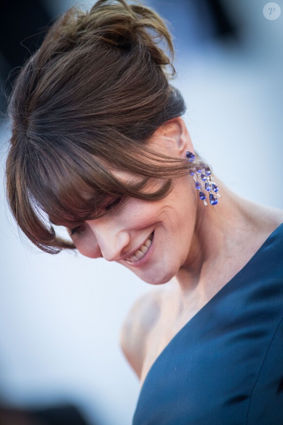 Carla Bruni Sarkozy - Montée des marches du film "Les Misérables" lors du 72ème Festival International du Film de Cannes. Le 15 mai 2019 © Jacovides-Moreau / Bestimage