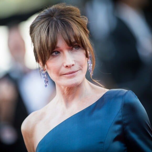 Carla Bruni Sarkozy - Montée des marches du film "Les Misérables" lors du 72ème Festival International du Film de Cannes. Le 15 mai 2019 © Jacovides-Moreau / Bestimage