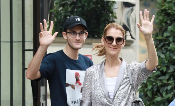 Céline Dion et son fils René-Charles (avec une nouvelle coupe de cheveux) quittent l'hôtel Royal Monceau et se rendent chez Louis Vuitton sur les Champs-Elysées à Paris le 19 juillet 2017.