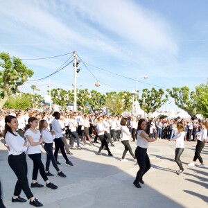 Carioca géante dans les allées de la Liberté à Cannes (à 18 heures) à l'occasion des 25 ans du film "La Cité de la peur" lors du 72ème Festival International du Film de Cannes le 16 Mai 2019. © Clement Tiberghien / Nice Matin / Bestimage