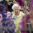 Kate Middleton, duchesse de Cambridge, a fait visiter son jardin baptisé "Back to Nature" à la reine Elizabeth II au "Chelsea Flower Show 2019" à Londres, le 20 mai 2019.