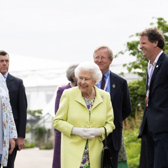 Kate Middleton, duchesse de Cambridge, a fait visiter son jardin baptisé "Back to Nature" à la reine Elizabeth II au "Chelsea Flower Show 2019" à Londres, le 20 mai 2019.