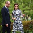 Kate Middleton, duchesse de Cambridge, en robe Erdem, avec son mari le prince William dans son jardin baptisé "Back to Nature" au "Chelsea Flower Show 2019" à Londres, le 20 mai 2019.