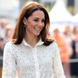 Kate Middleton, duchesse de Cambridge, a accueilli des écoliers dans son jardin baptisé "Back to Nature" au "Chelsea Flower Show 2019" à Londres, le 20 mai 2019, premier jour de l'exposition florale.