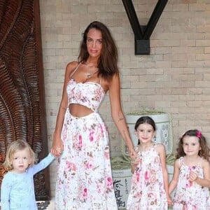 Jade Foret Lagardère et ses trois enfants en vacances aux Maldives. Mars 2019.
