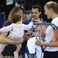 Amélie Mauresmo avec sa fille Ayla et Kristina Mladenovic à Aix-en-Provence pour la demi-finale de Fed Cup entre la France et les États-Unis. Twitter, le 20 avril 2018.