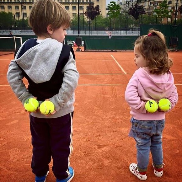 Amélie Mauresmo a publié une photo de ses enfants Aaron et Ayla à Roland-Garros. Instagram, le 22 mai 2019.