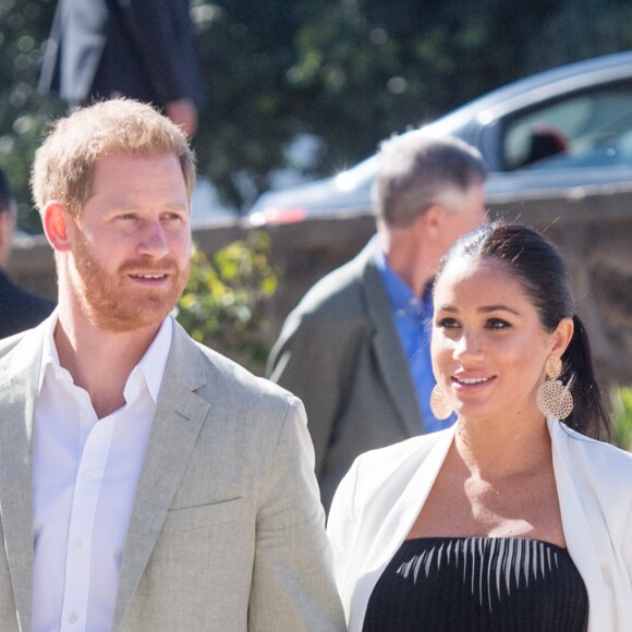 Le prince Harry, duc de Sussex et Meghan Markle, duchesse de Sussex, enceinte, en visite au "Andalusian Gardens" à Rabat lors de leur voyage officiel au Maroc, le 25 février 2019.