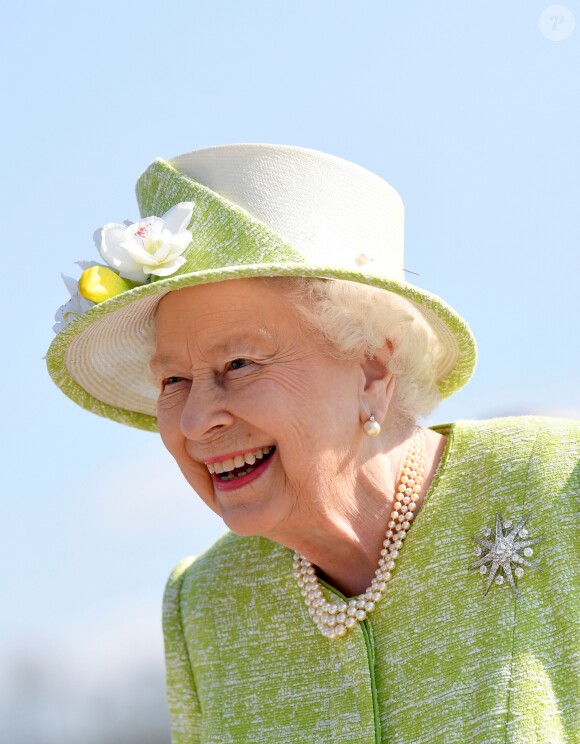 La reine Elisabeth II d'Angleterre en visite à la galerie Hauser & Wirth à Bruton le 28 mars 2019.