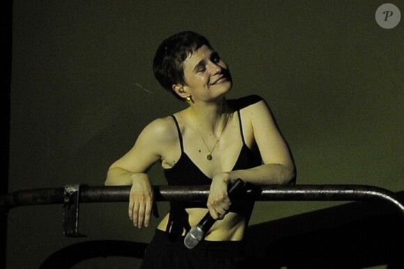 Exclusif - Christine (Chris) and The Queens (Héloïse Letissier) en concert au Eventim Apollo à Londres. Le 20 novembre 2018