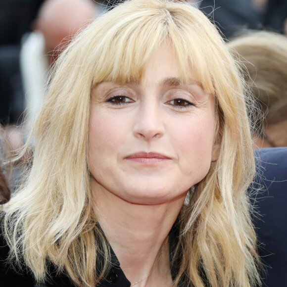 Julie Gayet à la première du film "La belle époque" lors du 72ème Festival International du Film de Cannes, France, le 20 mai 2019. © Denis Guignebourg/Bestimage