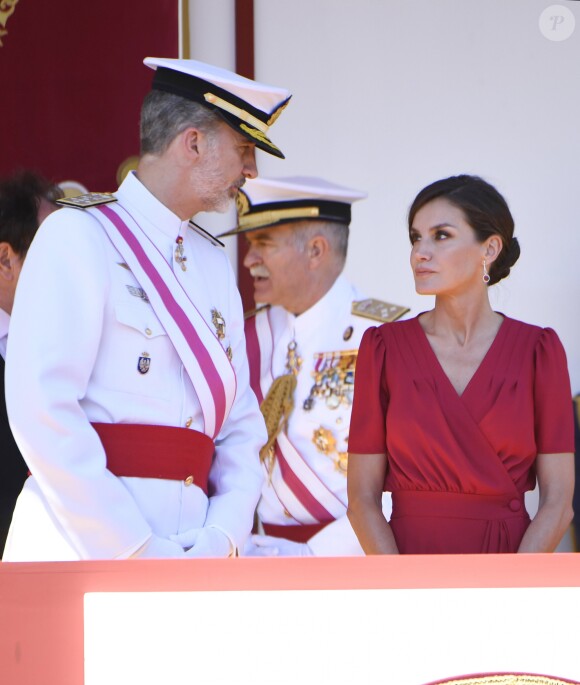 Le roi Felipe VI et la reine Letizia d'Espagne lors du défilé militaire de la Journée des forces armées à Séville, en Espagne, le samedi 1er juin 2019.