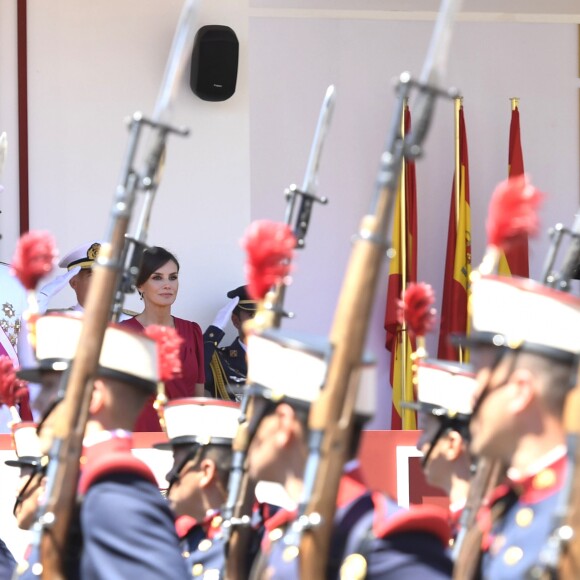 Le roi Felipe VI et la reine Letizia d'Espagne lors du défilé militaire de la Journée des forces armées à Séville, en Espagne, le samedi 1er juin 2019.