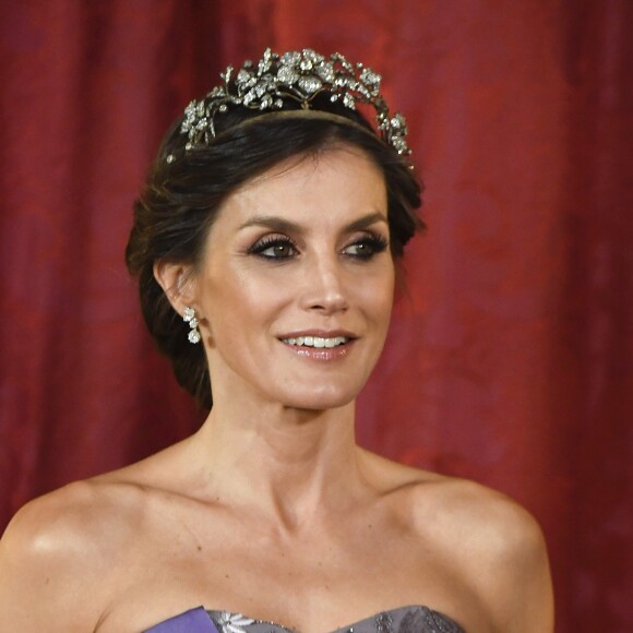 Le roi Felipe VI et la reine Letizia d'Espagne, accueillent le président du Pérou, Martin Alberto Vizcarra Cornejo et sa femme Maribel Diaz Cabello pour un dîner en leur honneur au Palais Royal à Madrid, le 27 février 2019.