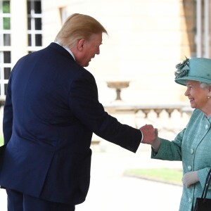 Donald Trump et la reine Elisabeth II d'Angleterre - Le président des Etats-Unis et sa femme accueillis au palais de Buckingham à Londres. Le 3 juin 2019