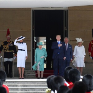 La reine Elisabeth II d'Angleterre, Donald Trump et sa femme Melania, le prince Charles et Camilla Parker Bowles, duchesse de Cornouailles - Le président des Etats-Unis et sa femme accueillis au palais de Buckingham à Londres. Le 3 juin 2019