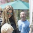 Exclusif - Fergie emmène son fils Axl pour une chasse aux oeufs de Pâques à Los Angeles, le 20 avril 2019.