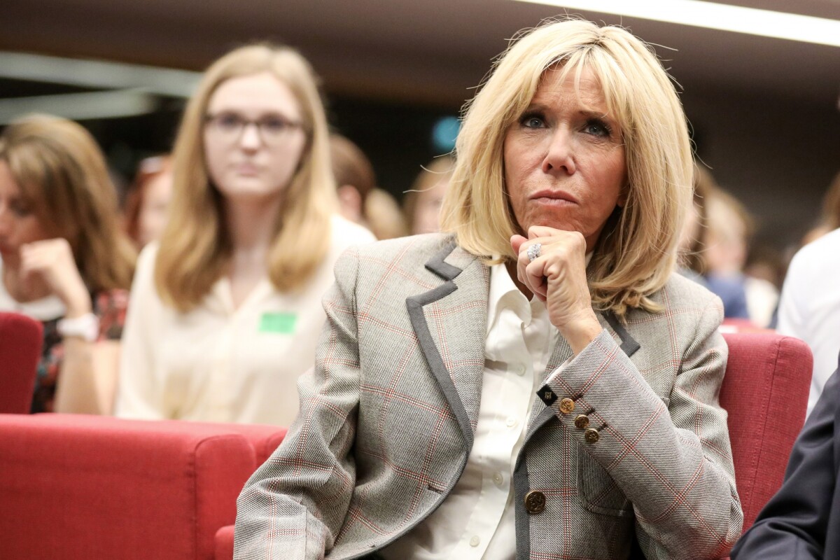 Photo : La Première Dame Brigitte Macron Assiste à La 6 ème Cérémonie ...